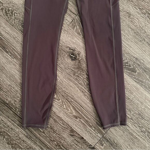 Vuori Stride Legging - Picture 2 of 5